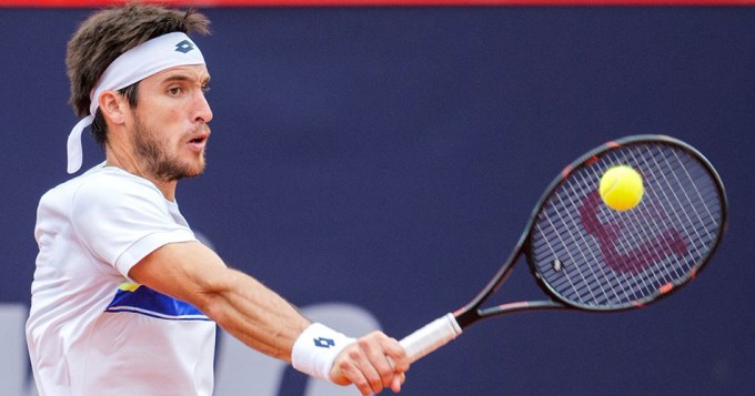 Mayer ganó el duelo argento a 