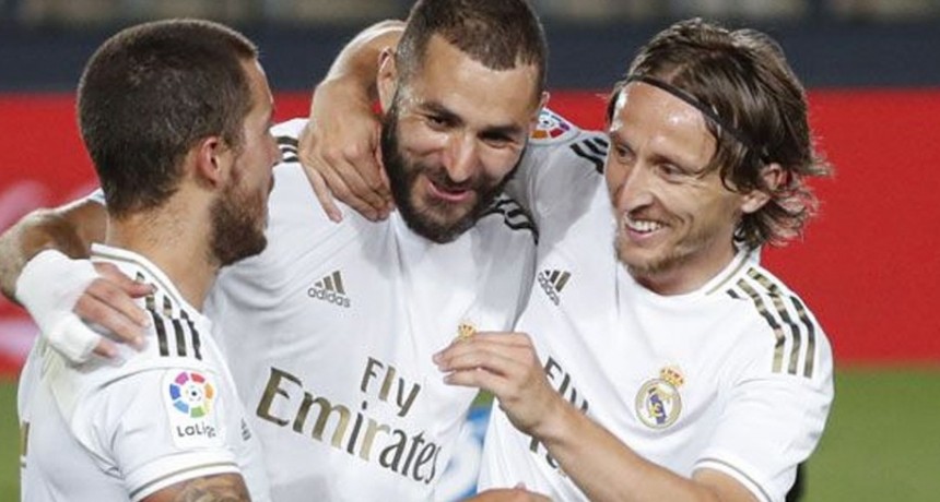 Real Madrid buscará ante el Granada mantener su ventaja sobre el Barcelona 