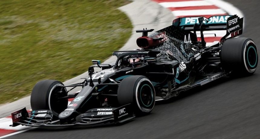 Hamilton se consagra en el Gran Premio de Hungría y es nuevo líder de la Fórmula 1