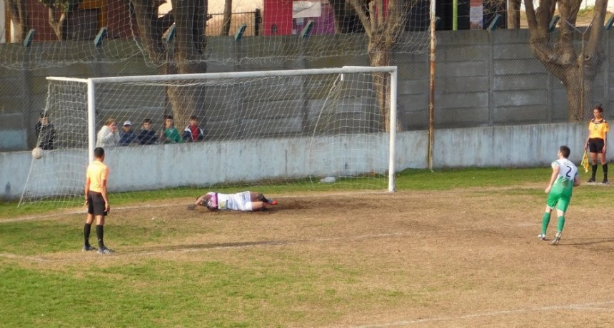 Fútbol: Cazón eliminó a Comercio en Reserva y es semifinalista 