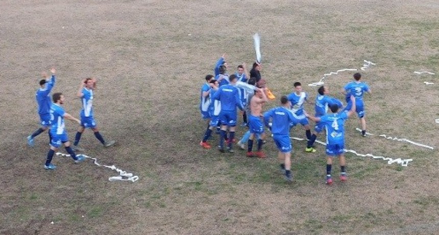 Fútbol: Argentino dejó afuera a Comercio en la definición por penales 