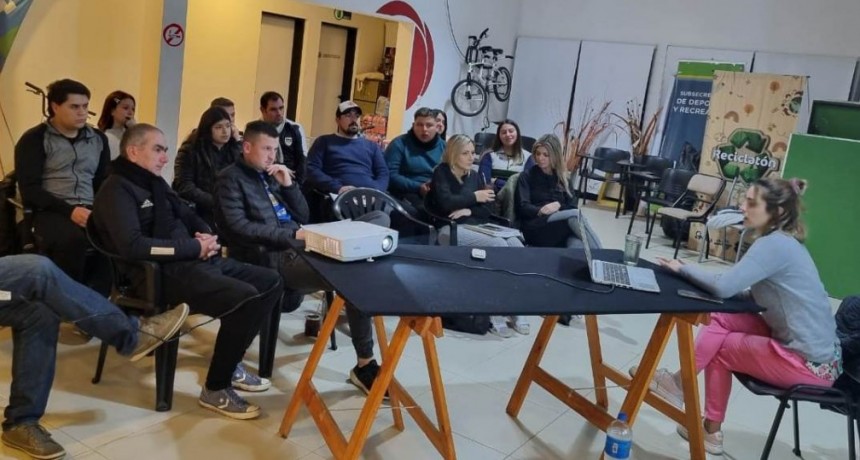 SALADILLO: CAPACITACIONES EN EL CURSO DE ÁRBITRO 
