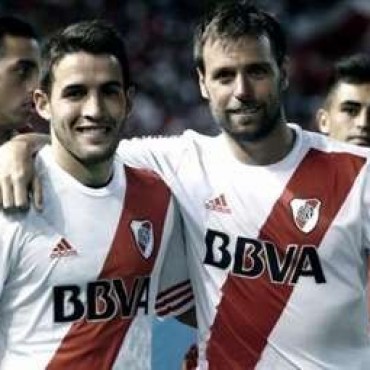 Cavenaghi y Mayada serán titulares en la final de la Libertadores