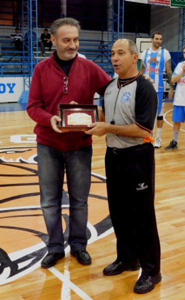 La despedida del árbitro Miguel Cestari