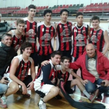 Colon de Chivilcoy clasific&oacute; a la siguiente fase con los sub17