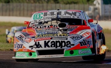 Un toque lo complicó a Bruno y larga la final desde el fondo