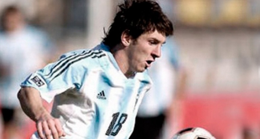 A 15 a&ntilde;os del debut de Messi en el seleccionado mayor: ilusi&oacute;n, expulsi&oacute;n y desaz&oacute;n