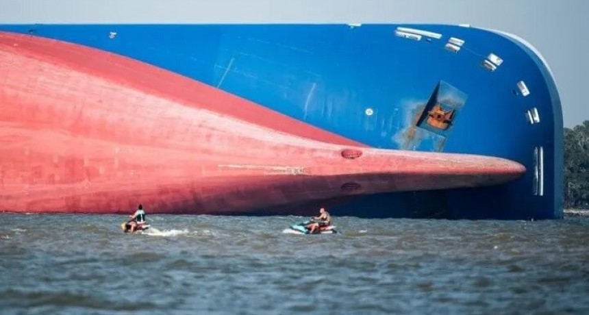 Un barco con 4 mil autos 0KM se hunde en el mar: serán declarados con “destrucción total”