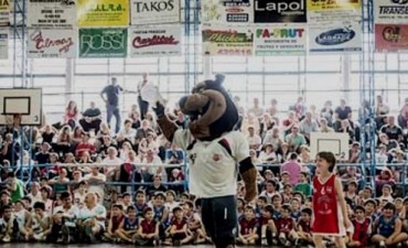 Se realiz&oacute; el 13er. Encuentro Nacional de Escuelitas de B&aacute;squet en Chivilcoy