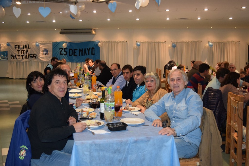 Salomón presente en el aniversario de la Peña de Racing