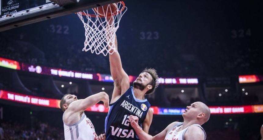 En otro buen juego de Delía, Argentina derrota a Polonia