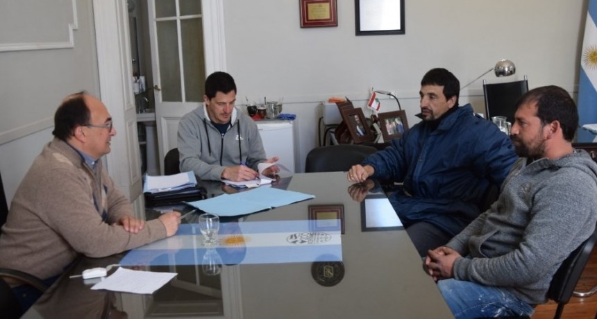 Salomon con directivos del club La Campana