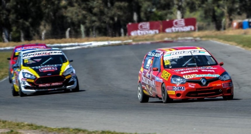 Lucas Barbalarga  corre este domingo en el Turismo Pista