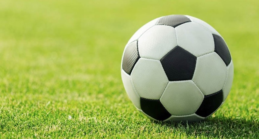 Fútbol: Agrupación de Veteranos recibió subsidio para la ambulancia
