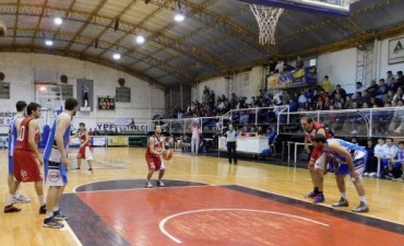 En emotivo y gran partido Ciudad le ganó a Racing 70 a 67