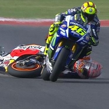 Pedrosa ganó en Malasia y Rossi fue sancionado