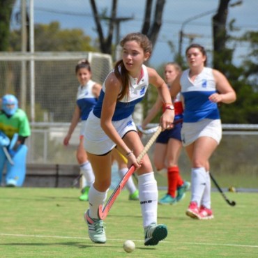 Saladillo Hockeyse hizo fuerte de local ante Lilan de Laprida