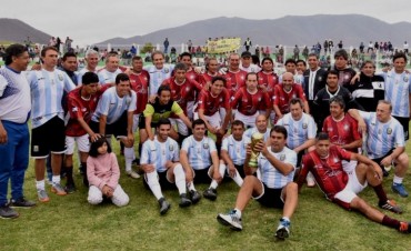 El Vasco Olarticoechea junto con los campeones del 86 jugaron en Salta