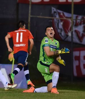 Independiente goleó en Asunción y tiene un pie en semis