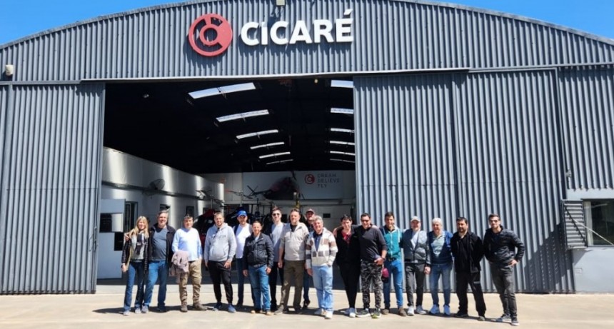 El Grupo Aerotrastornados visitó la Fabrica de Helicopteros Cicare