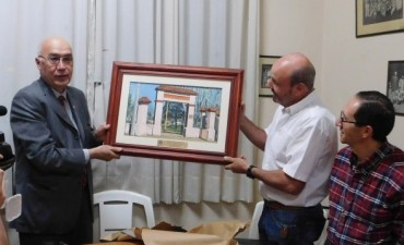 Carlos A. Gorosito entreg&oacute; aporte econ&oacute;mico al club Hurac&aacute;n