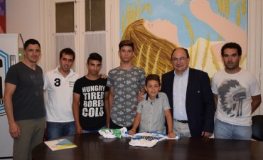 Intendente de Saladillo entregó reconocimiento a deportistas locales