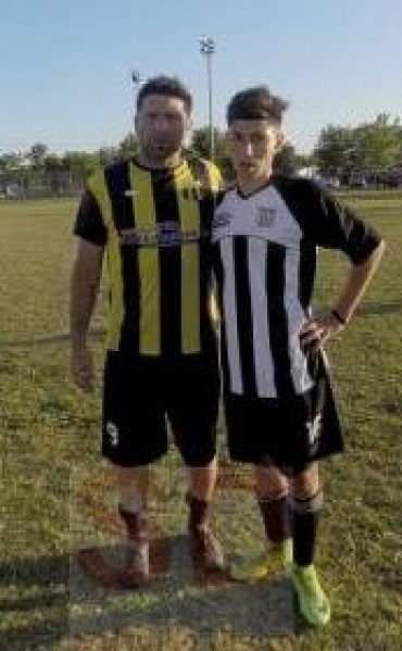 Con distintas camisetas pero compartiendo la misma pasión