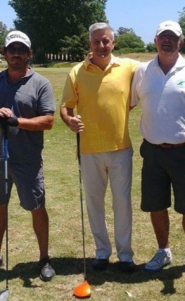 Golfistas saladillenses jugaron en 25 de Mayo