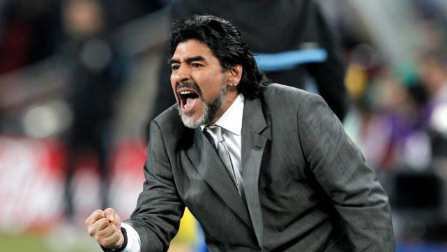 Maradona, "re caliente", se postul&oacute; para dirigir al seleccionado
