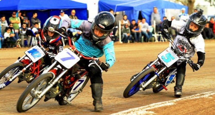 Facundo Medina subcampeón del CAM en Minimotos