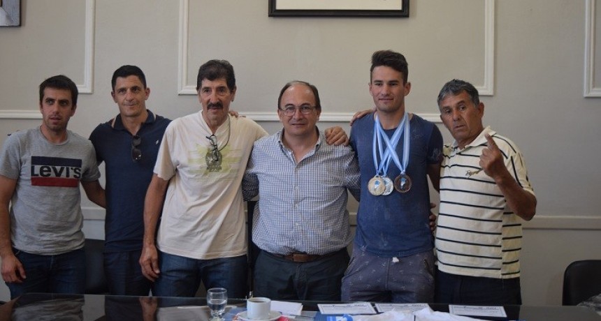 Leandro Burgois fue recibido por el Intendente de Saladillo