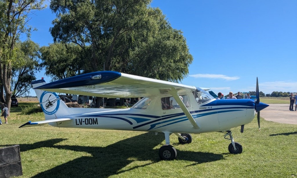 Presentación del avión LV-OOM: “Hemos aprendido, que se puede. Hemos demostrado que se puede”