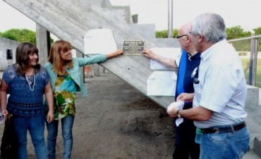 Argentino inauguró una nueva tribuna en el Adolfo Canteli