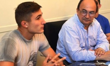 Salom&oacute;n recibi&oacute; a Nahuel Tenaglia, jugador de Talleres