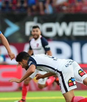 El Ciclón venció al Decano e igualó al puntero