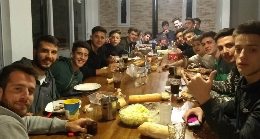 La categoría sub15 del club Ciudad festejó el campeonato