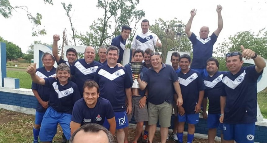 Riestra se coron&oacute; campe&oacute;n del Torneo de Veteranos de F&uacute;tbol