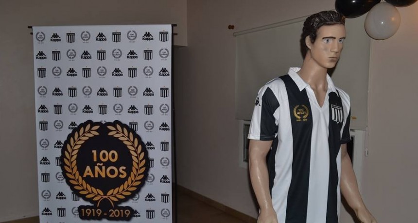 Huracán presentó la “Camiseta del Centenario”