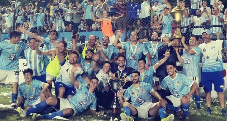 Fútbol: Defensores de Del Carril campeonísimo 2022 