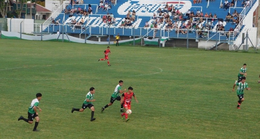 Fútbol: Se jugaron los cuartos de final de las categorías mayores 