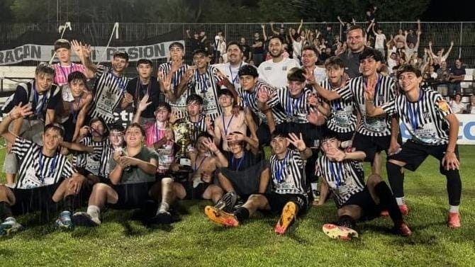 Fútbol: Huracán campeón del Torneo Federal Sub15