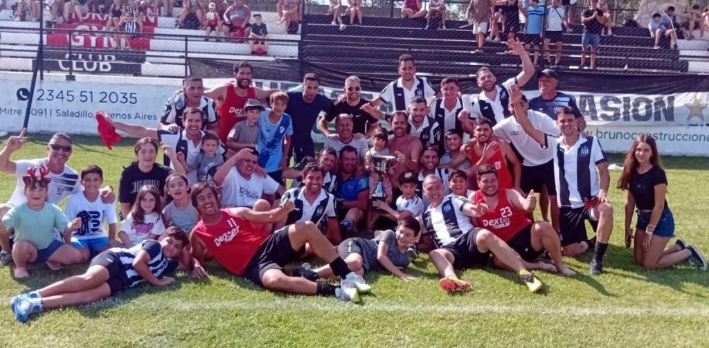 Fútbol: Huracán campeón en la categoría Senior del Clausura